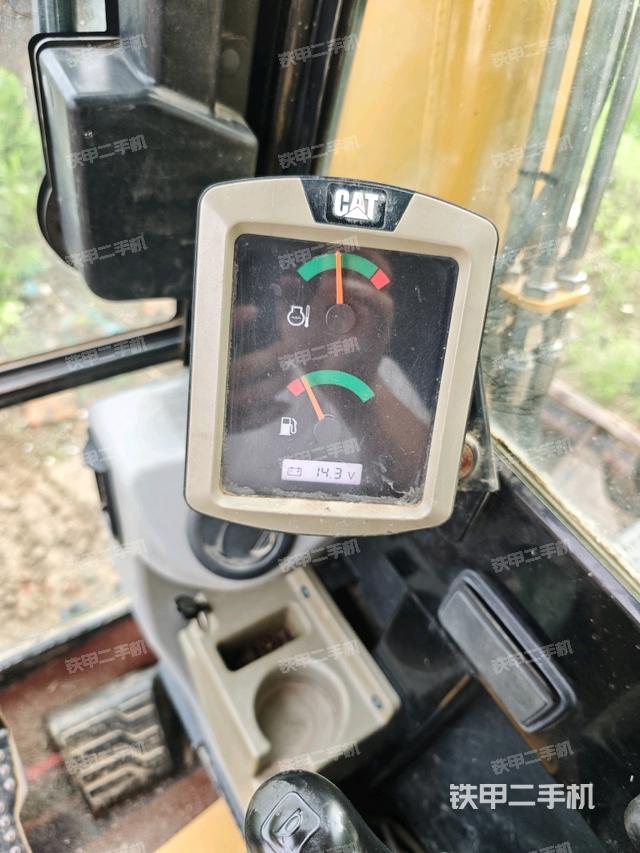 座椅右側(cè)控制臺(tái)/鑰匙門/油門/含右手柄（駕駛室部分）