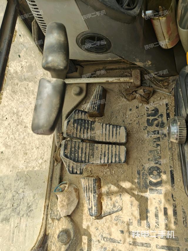 駕駛室左前45度（駕駛室部分）