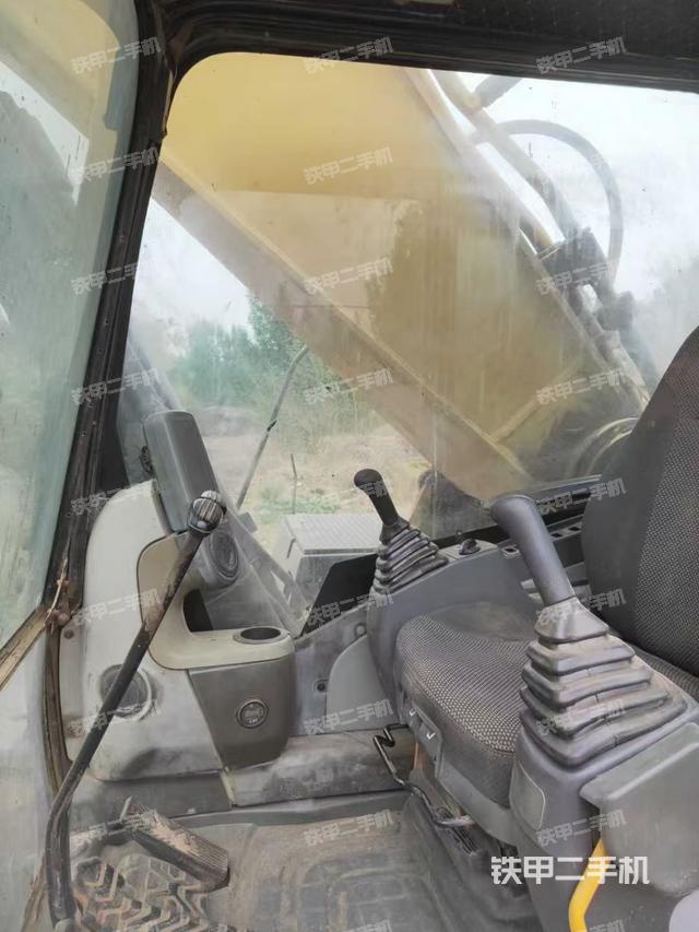 駕駛室整體（整機(jī)外觀）