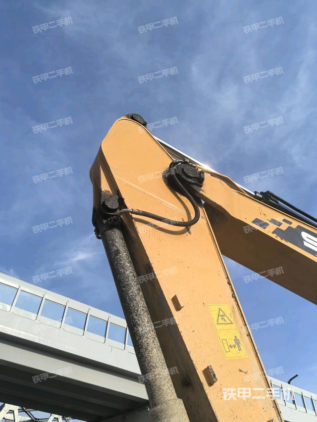 小臂整体右前（工作和回转装置）