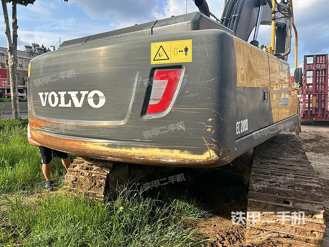 驾驶室顶部（整机外观）