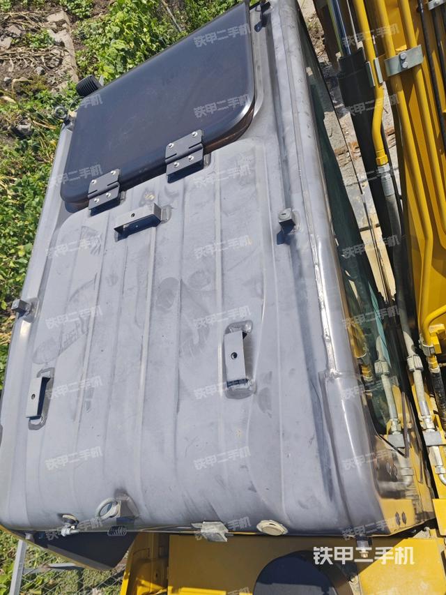 駕駛室頂部俯視（上車部件）