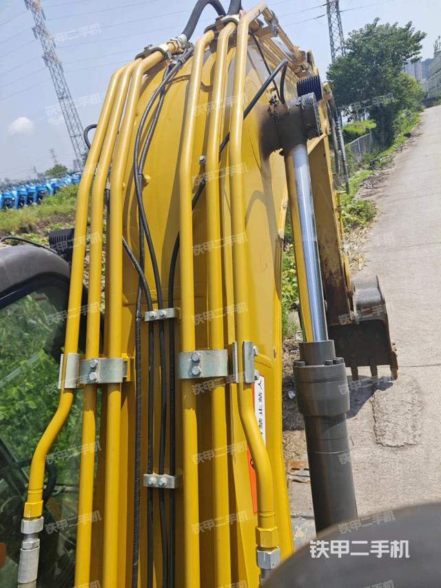 大臂背部俯視（工作和回轉(zhuǎn)裝置）