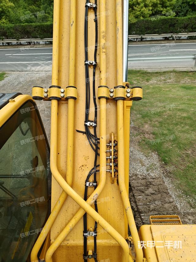 大臂背部俯視（工作和回轉(zhuǎn)裝置）