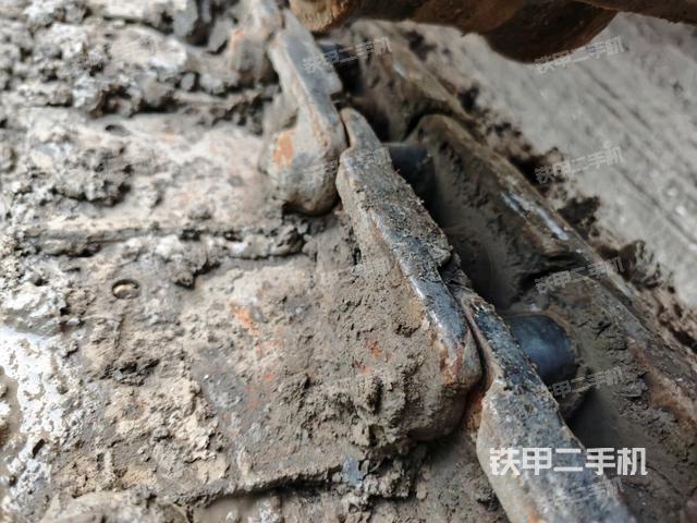 左側行走馬達蓋板（行走機構）