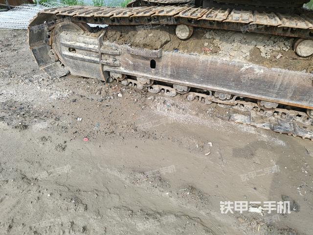 右側(cè)行走馬達(dá)蓋板（行走機構(gòu)）