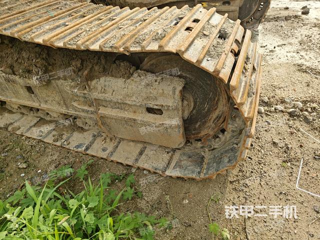 右驅(qū)動輪（行走機構(gòu)）