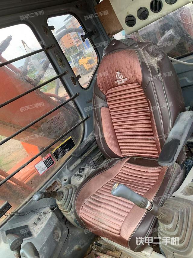 驾驶室整体（整机外观）