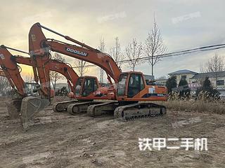 斗山DH258-7挖掘机实拍图片