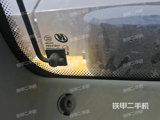 后窗玻璃角標（駕駛室部分）