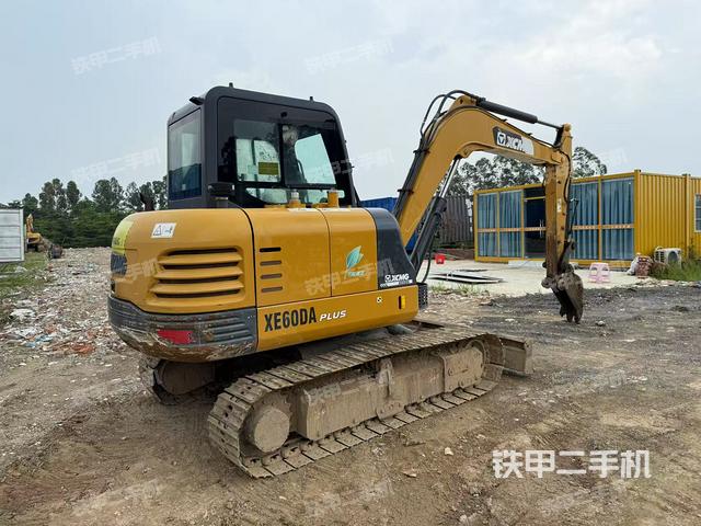 整機(jī)右后45°(整機(jī)外觀) 整機(jī)右后45°(整機(jī)外觀)