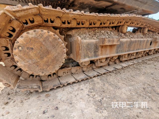 單側(cè)履帶整體（整機(jī)外觀）