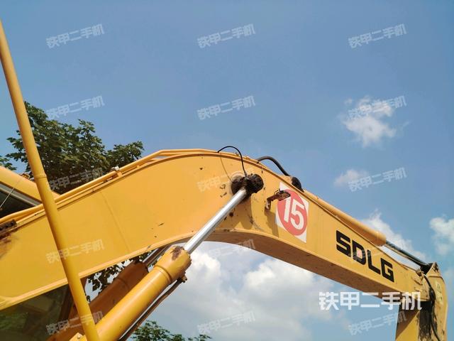 大臂整体 右侧（工作和回转装置）