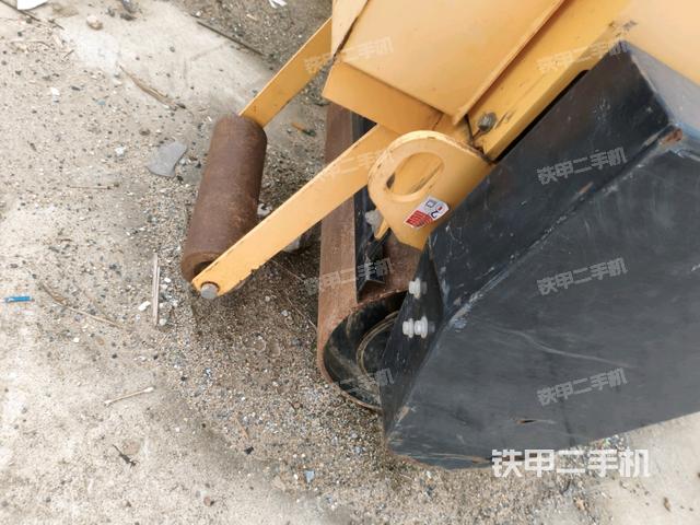 驾驶室操作台（设备外观及核心部件）