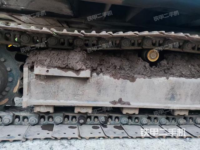 單側(cè)履帶整體(整機外觀) 單側(cè)履帶整體(整機外觀)