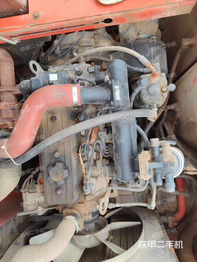 液壓泵艙室正面整體（整機(jī)外觀）