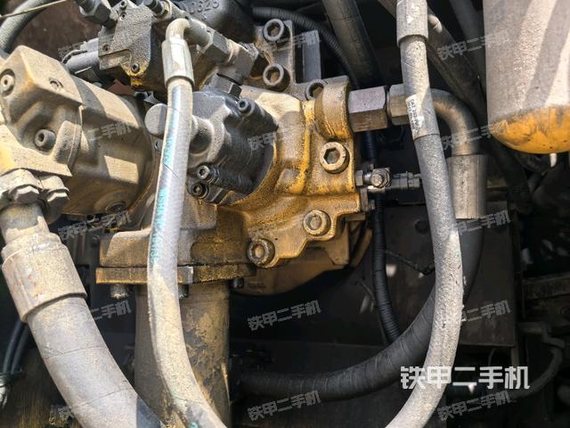 液壓泵斜45?右（大件艙室）