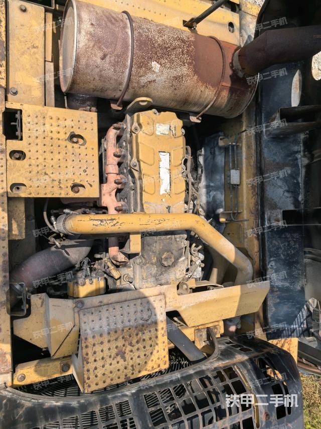 發(fā)動(dòng)機(jī)室（上車部件）