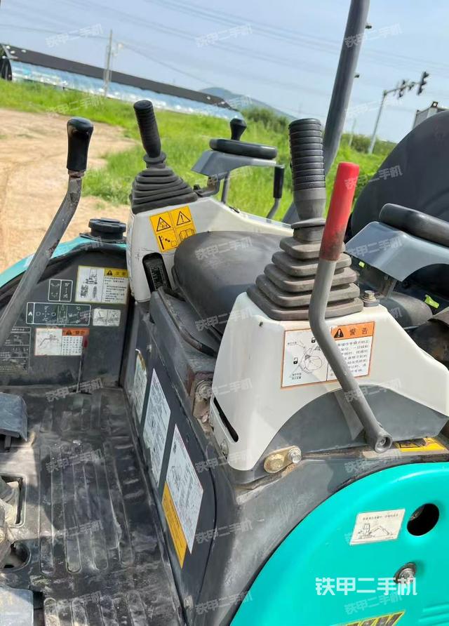 駕駛室整體（整機(jī)外觀）