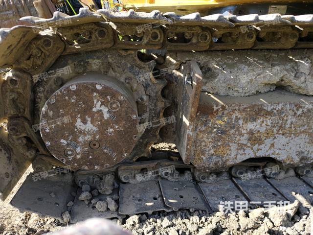 右驱动轮（行走机构）