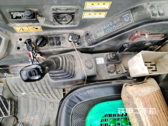 座椅右侧控制台/钥匙门/油门/含右手柄（驾驶室部分）