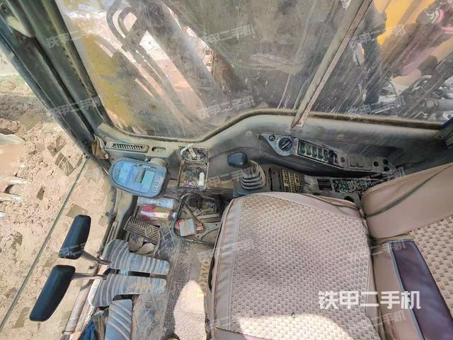 驾驶室整体（整机外观）