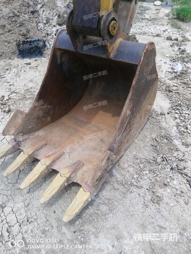 鏟斗右后整體（工作和回轉(zhuǎn)裝置）