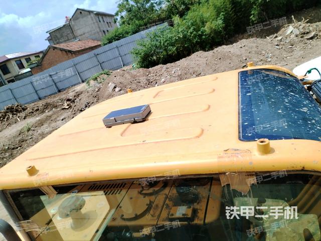 驾驶室顶部（整机外观）