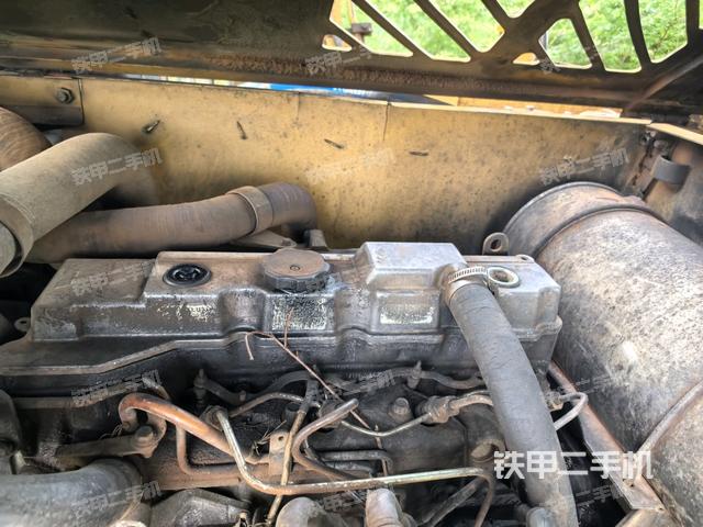 發(fā)動(dòng)機(jī)室（上車部件）