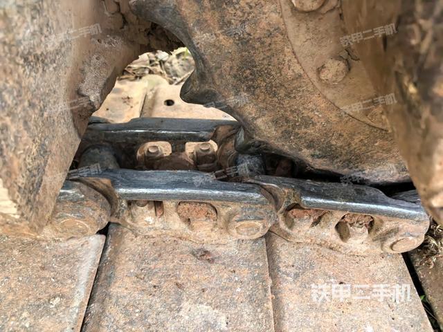 右側(cè)履帶整體?（行走機(jī)構(gòu)）