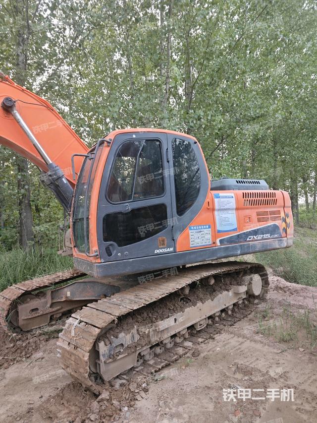 驾驶室顶部（整机外观）