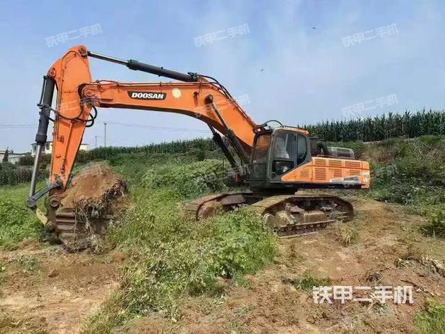 斗山DX520LC-9C挖掘機
