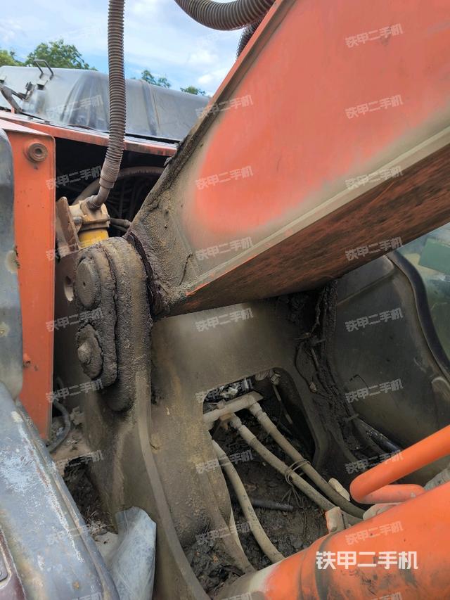 鏟斗右后整體（工作和回轉(zhuǎn)裝置）