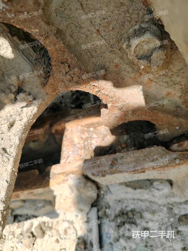 左導(dǎo)向輪（行走機(jī)構(gòu)）