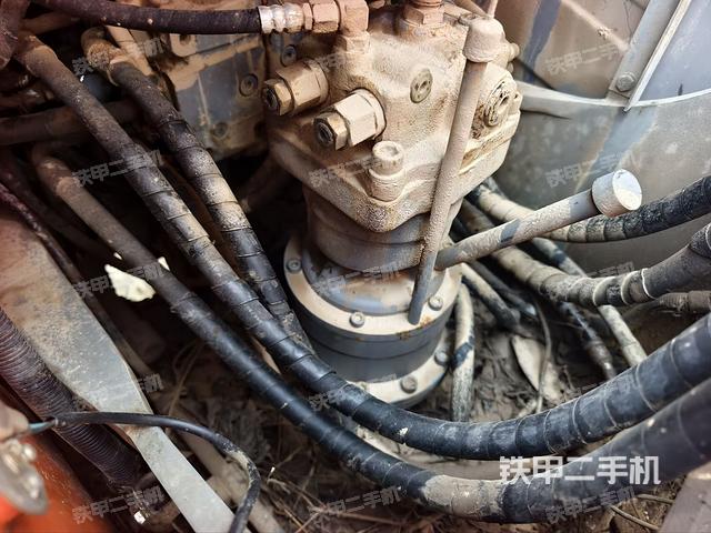 回轉(zhuǎn)馬達和主控閥（整機外觀）