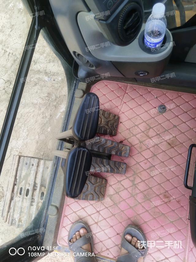 右側(cè)玻璃角標(biāo)（駕駛室部分）