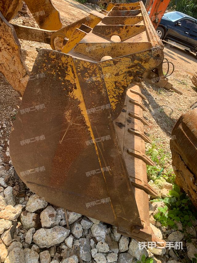 工作裝置整體(整機(jī)外觀及大件) 工作裝置整體(整機(jī)外觀及大件)