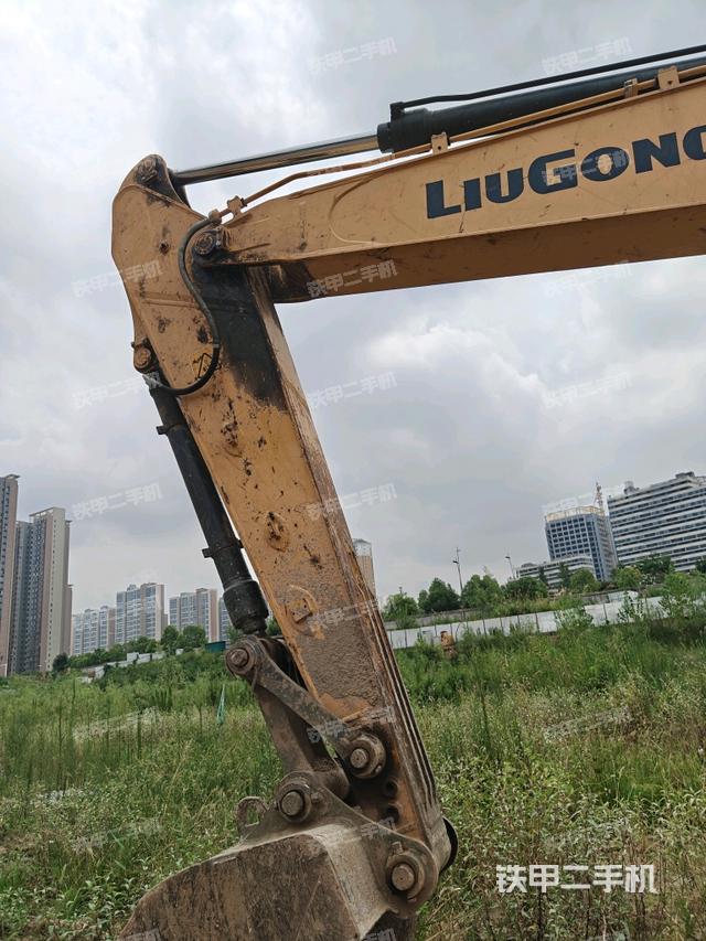 大臂根部 斜视（工作和回转装置）