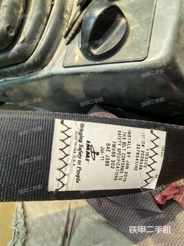 右側(cè)玻璃角標(biāo)（駕駛室部分）