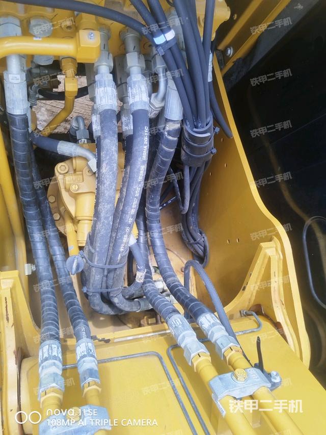 中央回轉(zhuǎn)接頭特寫（上車部件）