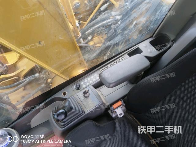 座椅右側(cè)控制臺/鑰匙門/油門/含右手柄（駕駛室部分）