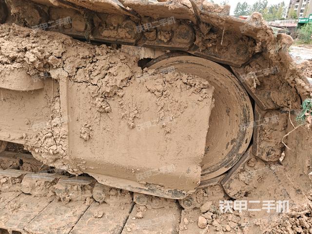 右驱动轮（行走机构）