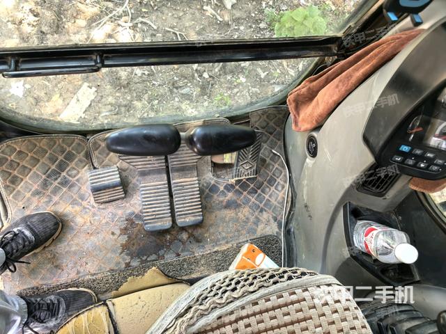 左后方玻璃角标（驾驶室部分）