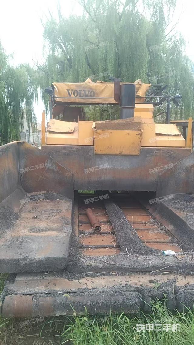 整機(jī)左側(cè)(設(shè)備外觀及核心部件) 整機(jī)左側(cè)(設(shè)備外觀及核心部件)