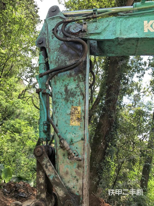 转盘和下车架正前（工作和回转装置）