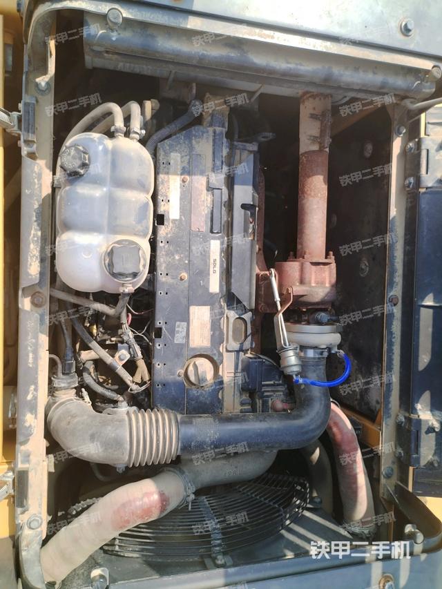 发动机室（上车部件）