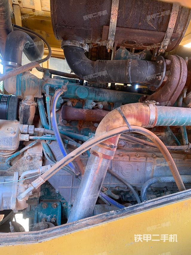 發(fā)動(dòng)機(jī)右側(cè)(整機(jī)外觀及大件) 發(fā)動(dòng)機(jī)右側(cè)(整機(jī)外觀及大件)