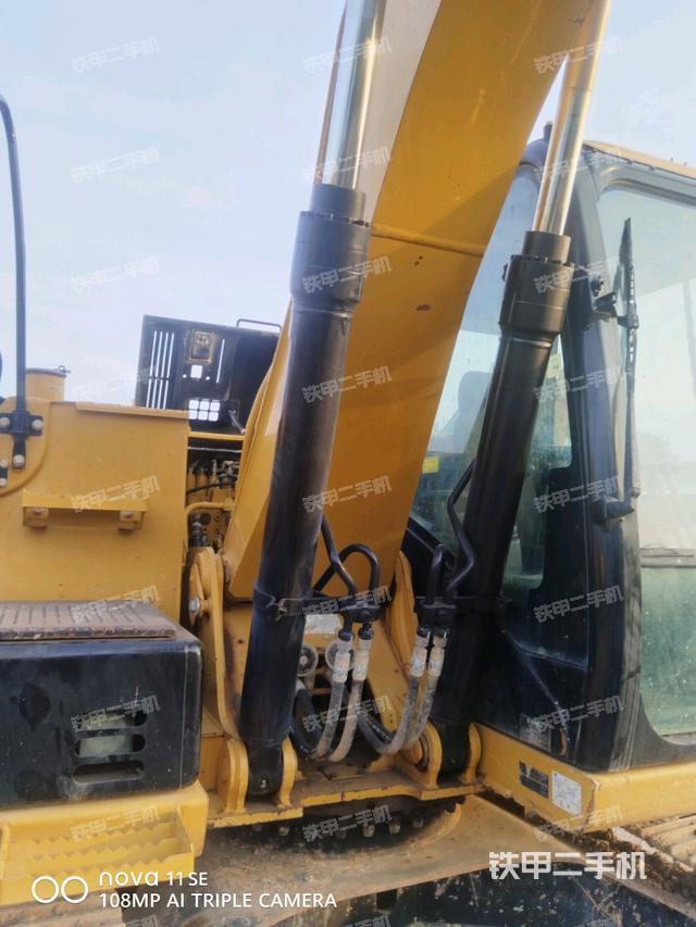 大臂油缸整體?豎拍（工作和回轉(zhuǎn)裝置）