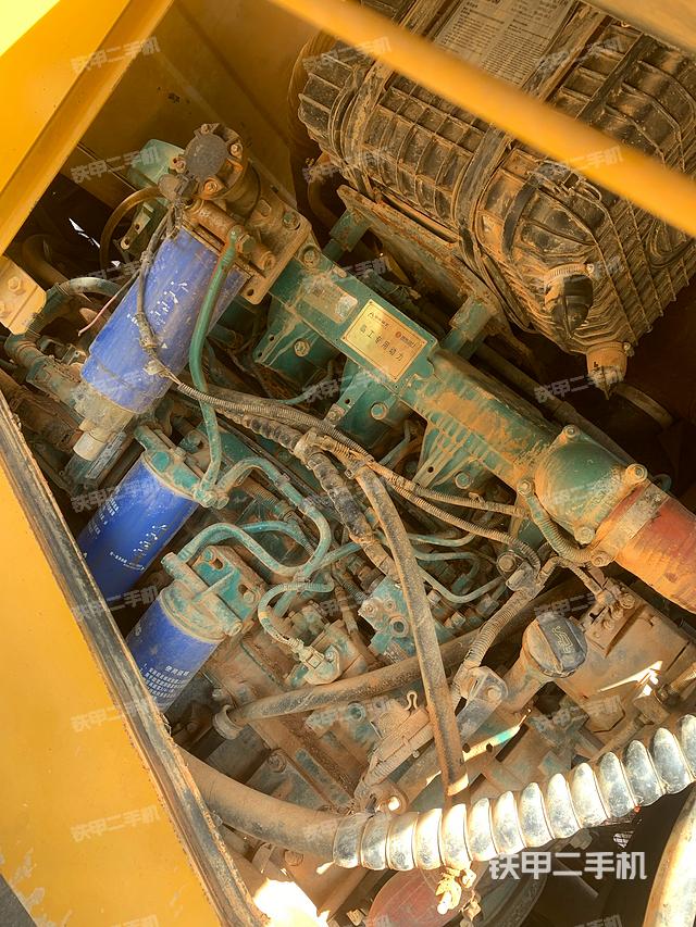 發(fā)動(dòng)機(jī)左側(cè)(整機(jī)外觀及大件) 發(fā)動(dòng)機(jī)左側(cè)(整機(jī)外觀及大件)