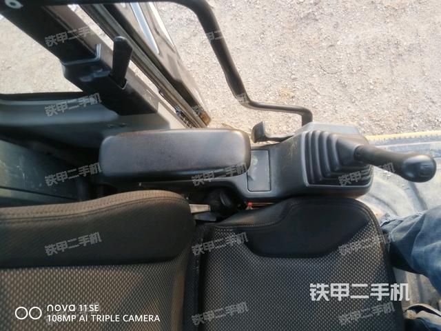 座椅右側(cè)控制臺/鑰匙門/油門/含右手柄（駕駛室部分）